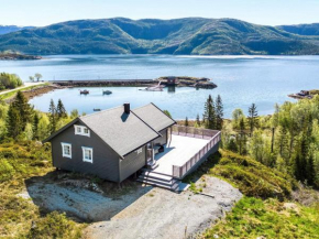 Holiday home Naustbukta II
